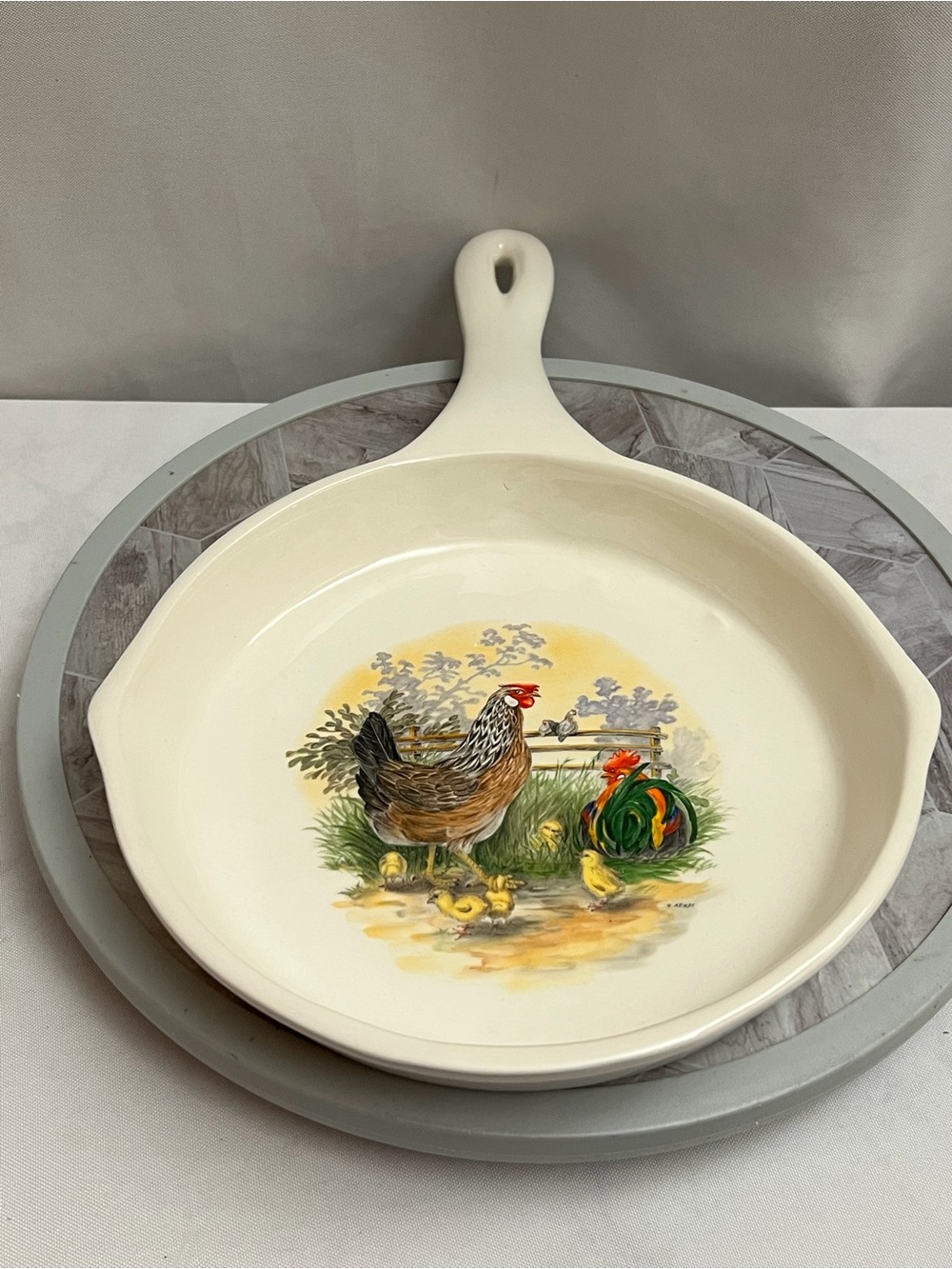 Vintage Ceramic Chicken Rooster Skillet Wall Hanging Farmhouse Serving Dish